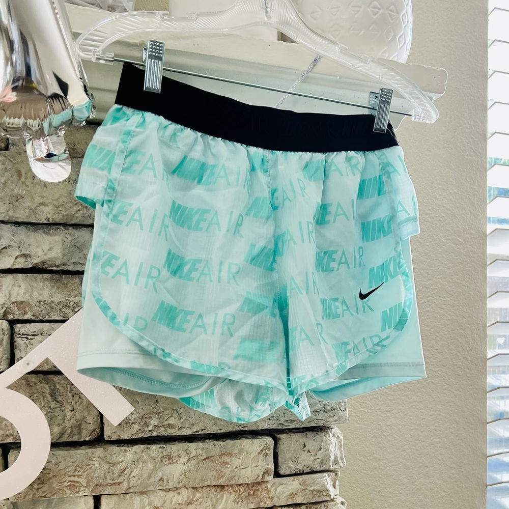 Nike Air Womens 2 in 1 Running Gym Shorts MINT Green Size Small - Picture 2 of 15